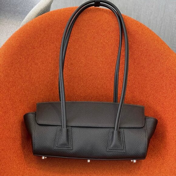 Elegance Bag โ A Timeless Icon of Style - Picture 7 of 11